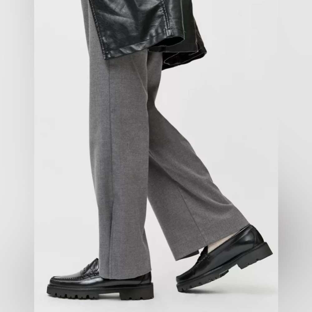 G.H. Bass & Co. Black Leather Loafers - Picture 8 of 13